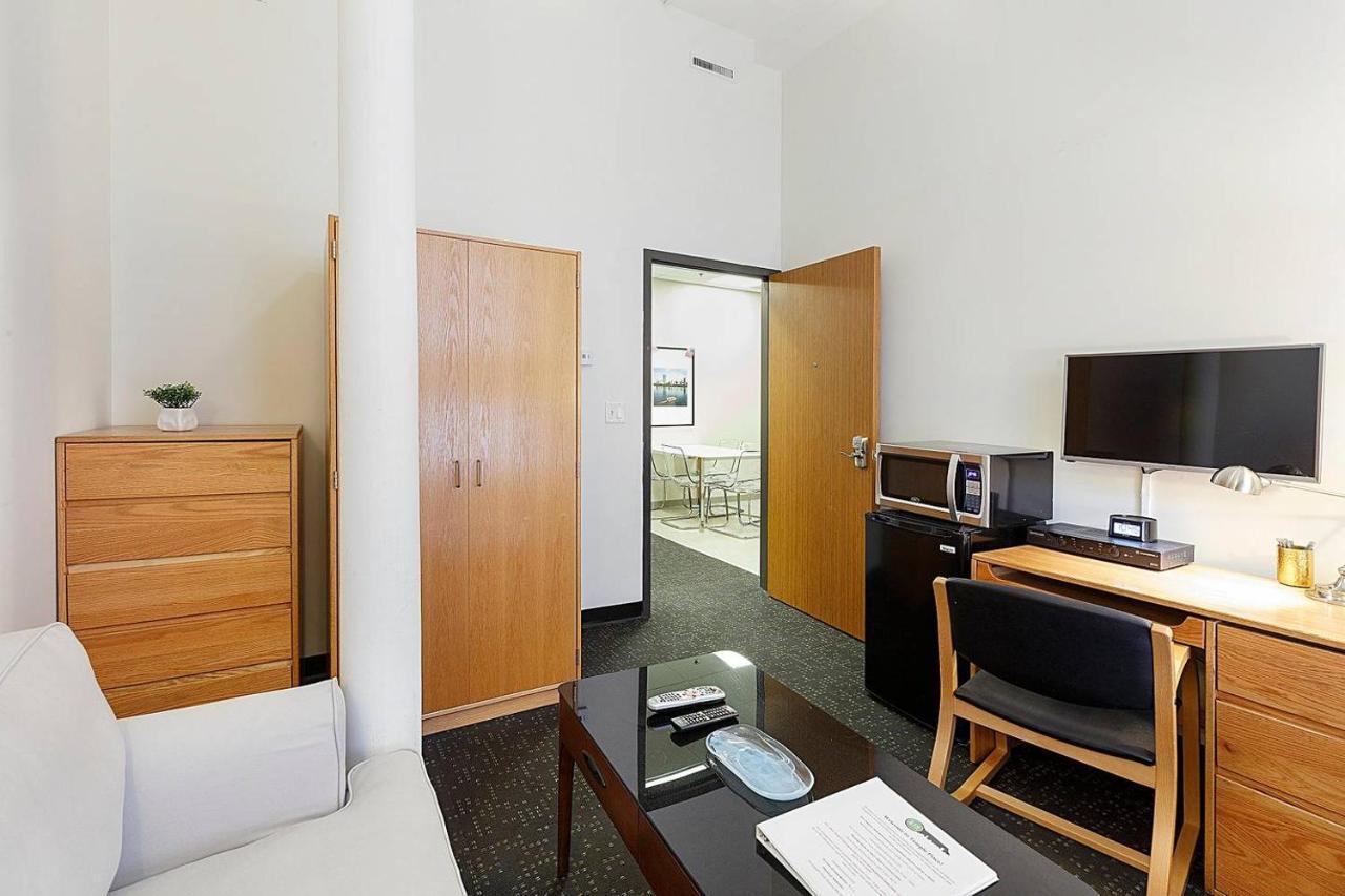Studio Ready 4 Students & Traveling Professionals! 310 Leilighet Boston Eksteriør bilde